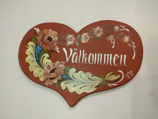 Välkommen skylt Kurbits målat hjärta - Mörkgrön