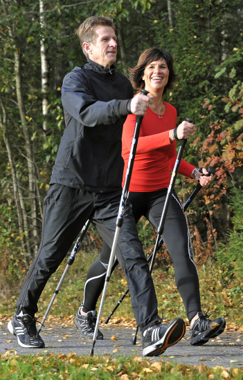 Gång/Träningsstavar med 6 kilos inbyggt motstånd - Bungy Pump Energy i gruppen Landshopping.se / Fritid / Friluftsliv / Träning hos Landshopping (10092_1211)