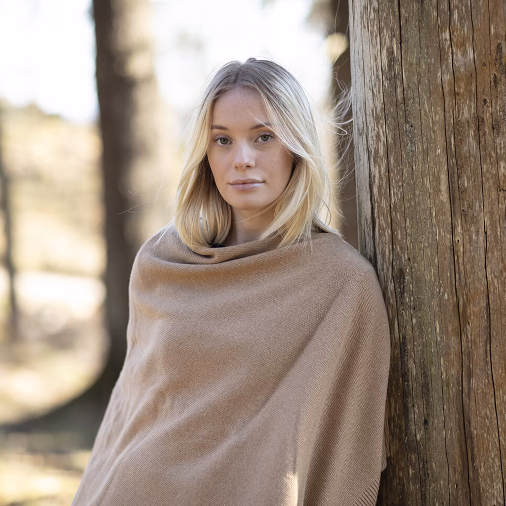 Elin Poncho camel