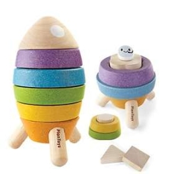 Stapelraket med utomjording - träleksak för barn från Plantoys