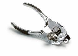 Konservöppnare av stål med greppvänligt handtag