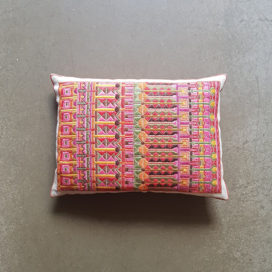 Oriental röd broderikit