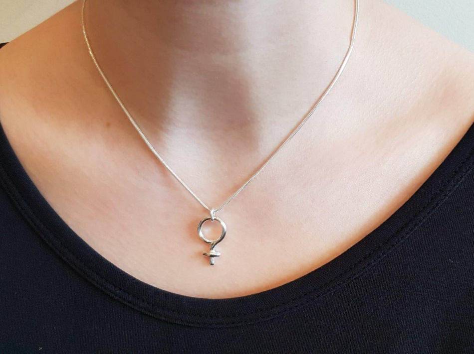 Kvinnotecken - Halsband