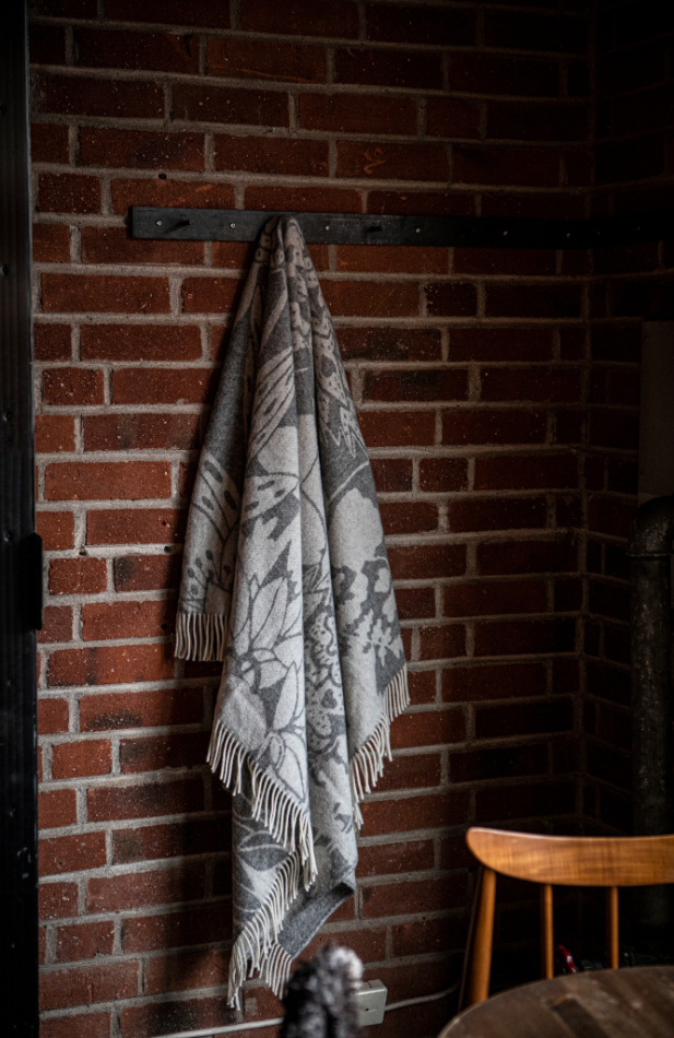 Skogen, pläd, grå offwhite