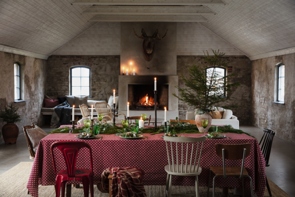 Korg, duk, röd, 145x250cm