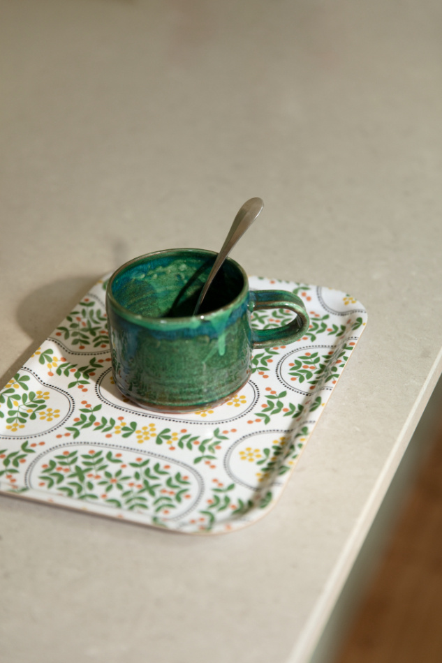 Skogsmedaljong, bricka, gulgrön, 27x20cm