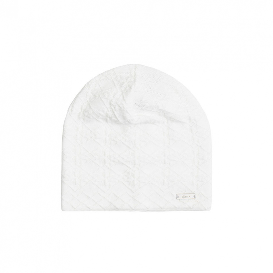 Stickad mössa med snöflingemönster