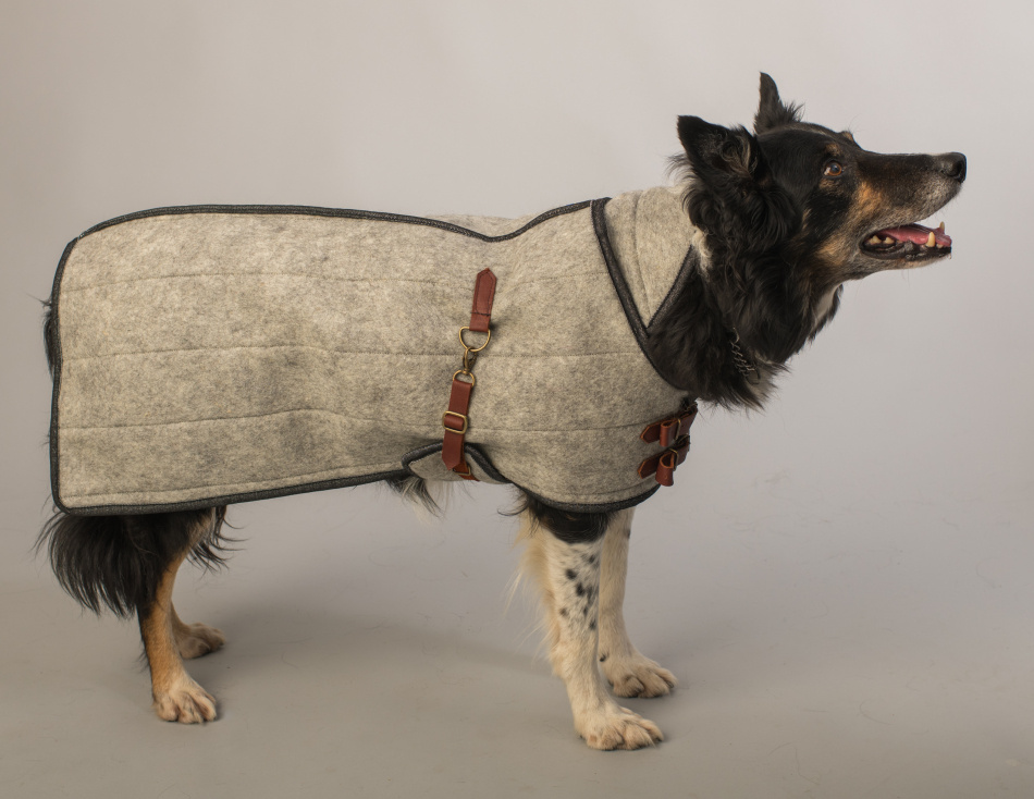 Maggjorden fästs enkelt med spänne