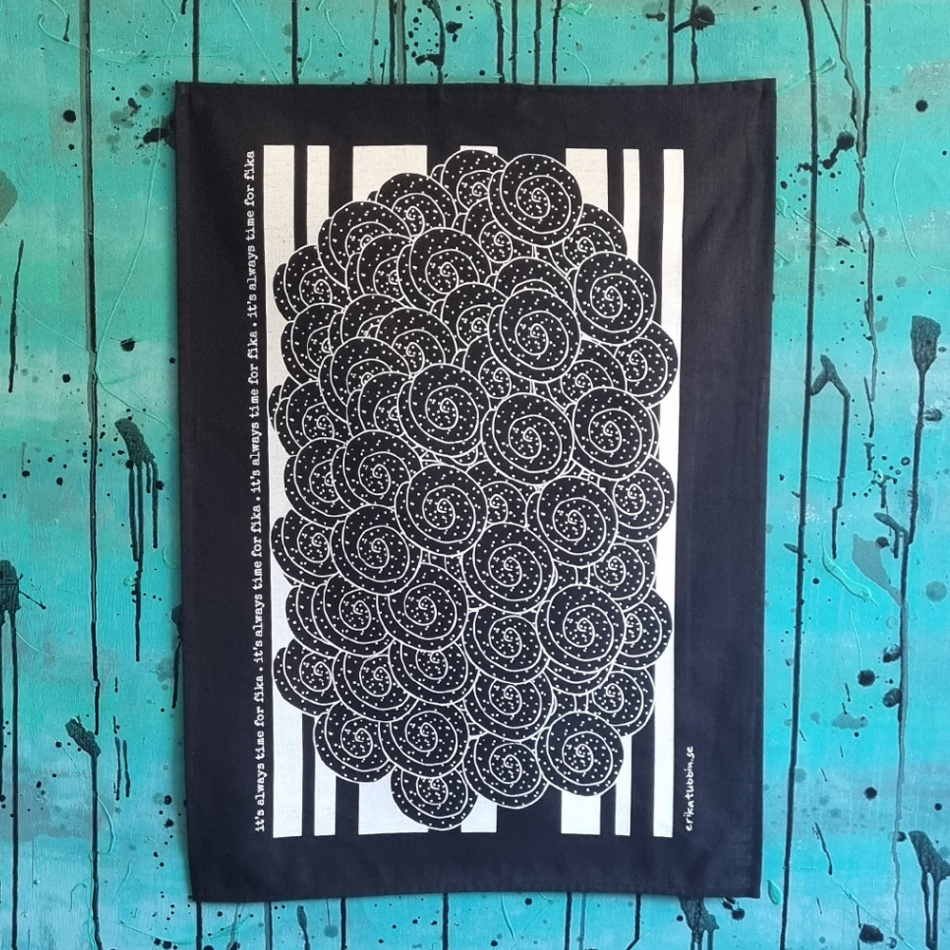 kökshandduk/bakduk SWEDISH FIKA CINNAMON svart 50x70 cm