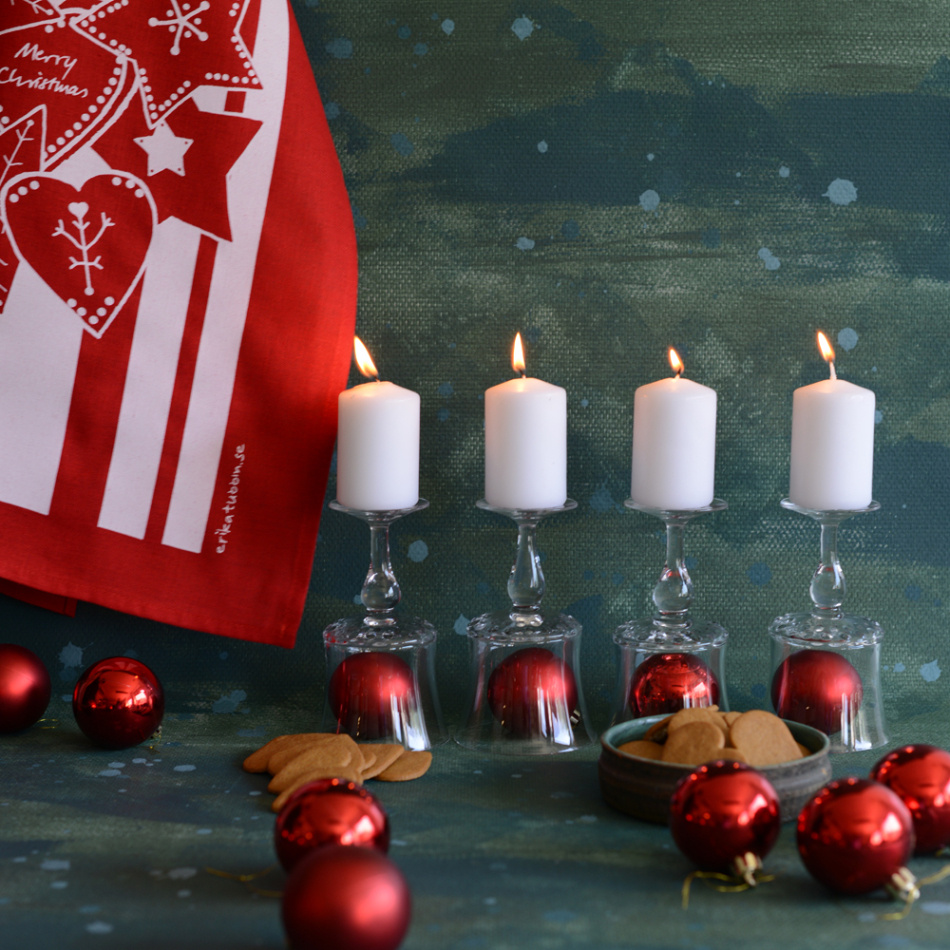 kökshandduk/bakduk SWEDISH FIKA GINGERBREAD röd-vit 50x70 cm