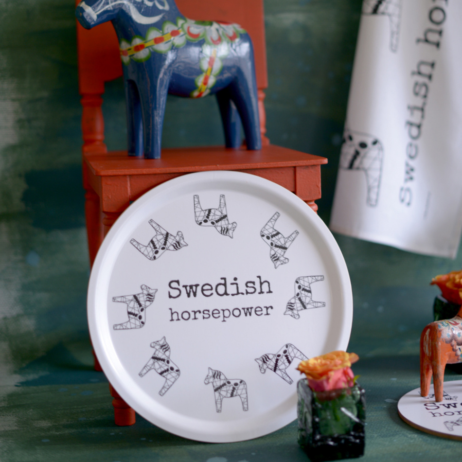 bricka/tårtfat SWEDISH HORSEPOWER 31 cm
