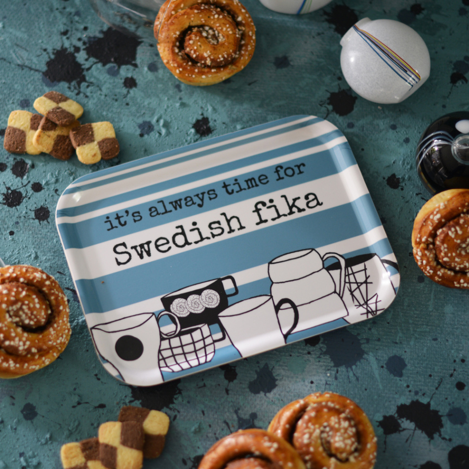 bricka SWEDISH FIKA blå 20x27 cm