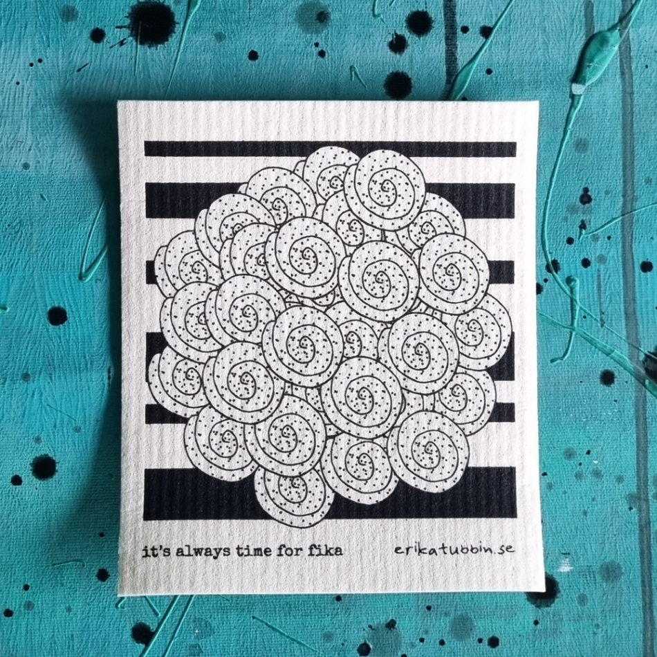 gåvoset SWEDISH FIKA CINNAMON kökshandduk + disktrasa svart-vit