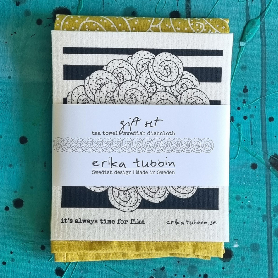 gåvoset SWEDISH FIKA CINNAMON kökshandduk + disktrasa gul-vit